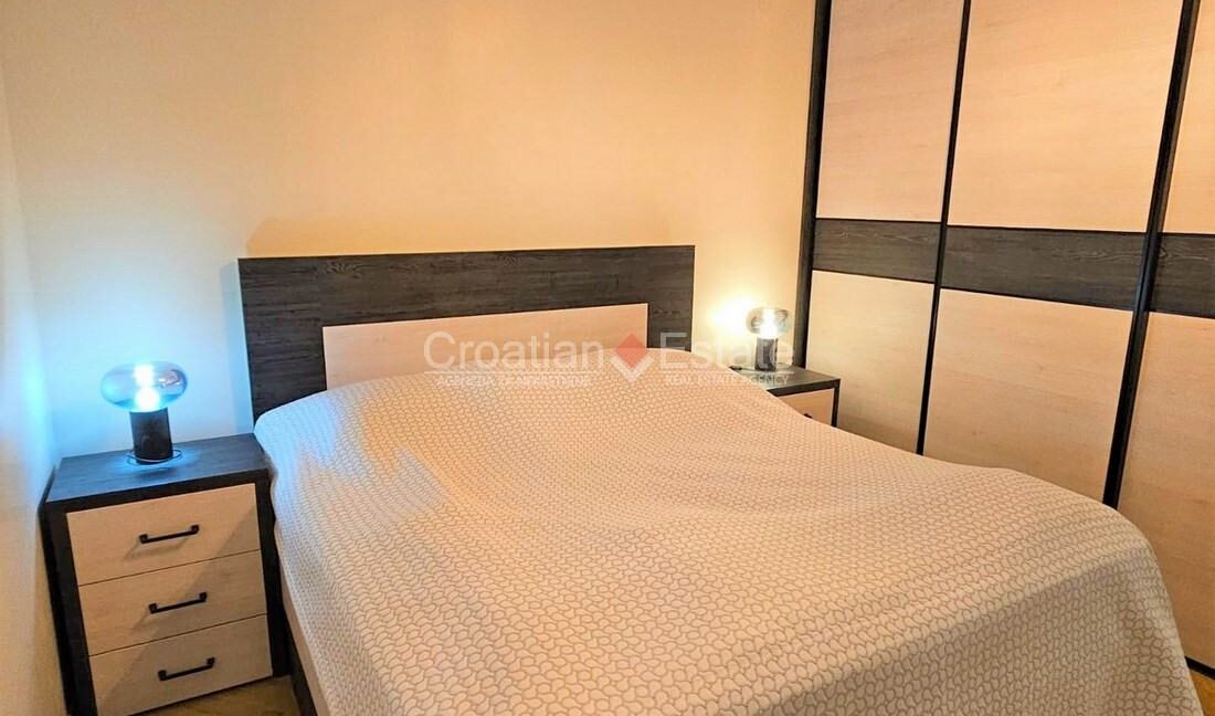 croatia-split-trstenik-flat-renovated-elegant-loggia-sale(110)