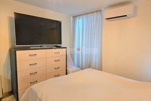 croatia-split-trstenik-flat-renovated-elegant-loggia-sale(111)