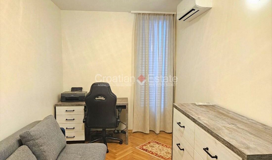 croatia-split-trstenik-flat-renovated-elegant-loggia-sale(112)