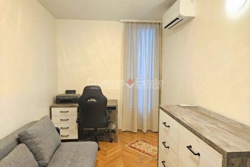 croatia-split-trstenik-flat-renovated-elegant-loggia-sale(112)
