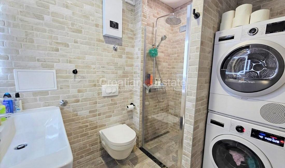 croatia-split-trstenik-flat-renovated-elegant-loggia-sale(114)