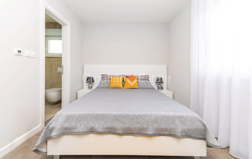 croatia-split-two-villas-pools-sale(109)