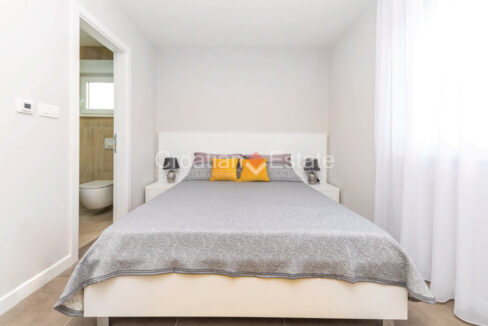 croatia-split-two-villas-pools-sale(109)
