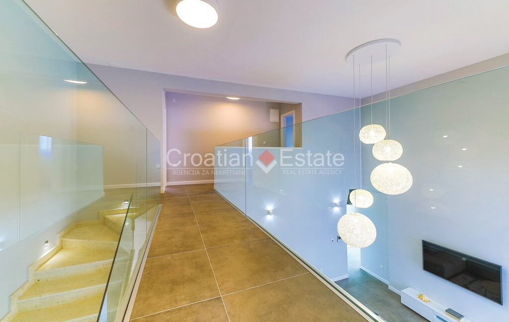 croatia-split-two-villas-pools-sale(112)