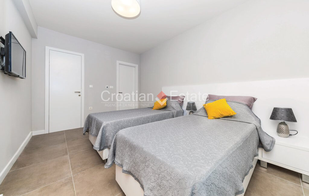 croatia-split-two-villas-pools-sale(119)