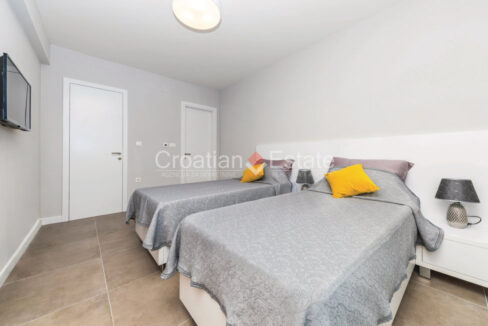 croatia-split-two-villas-pools-sale(119)