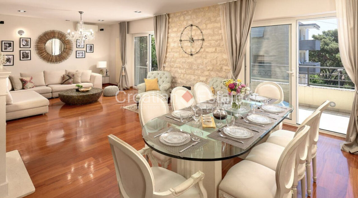 croatia-split-villa-pool-entertainment-room-sale(107)