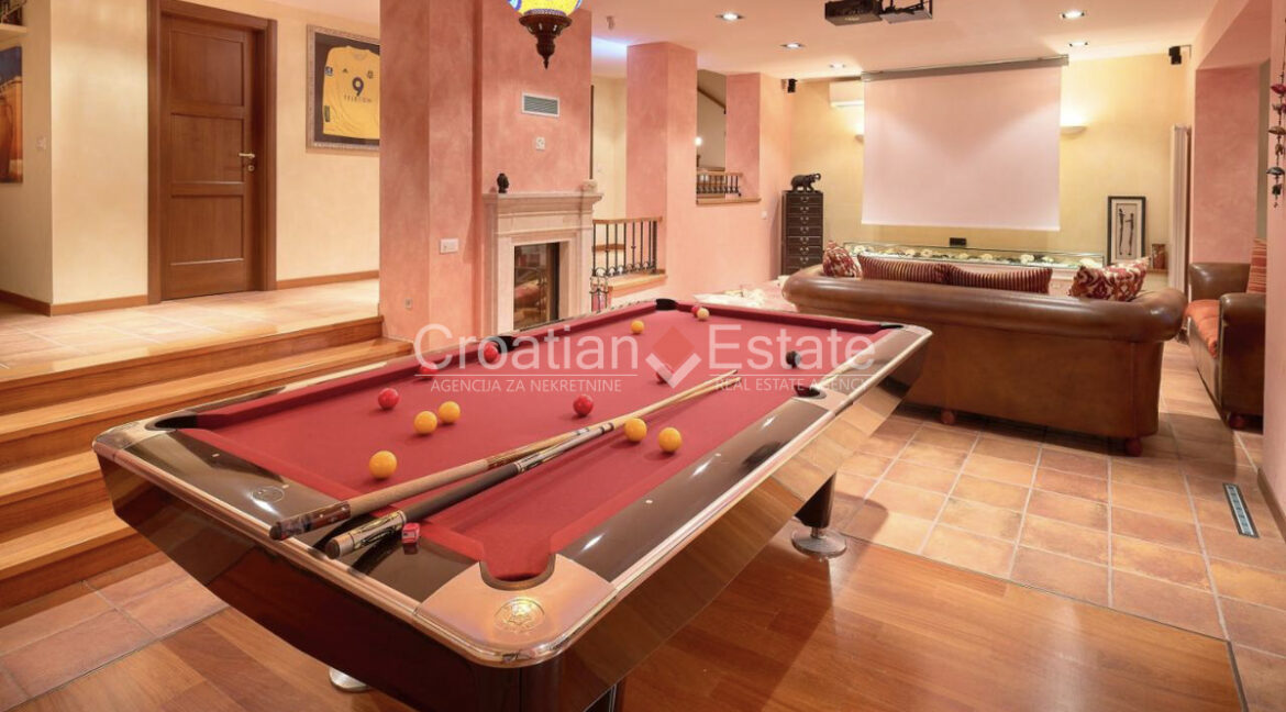 croatia-split-villa-pool-entertainment-room-sale(126)