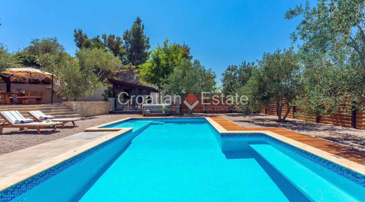 croatia-split-villa-pool-mountain-view-summer-kitchen-sale(108)