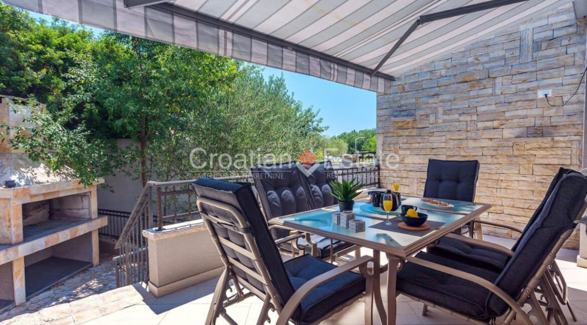 croatia-split-villa-pool-mountain-view-summer-kitchen-sale(109)