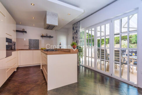 croatia-split-villa-pool-mountain-view-summer-kitchen-sale(110)