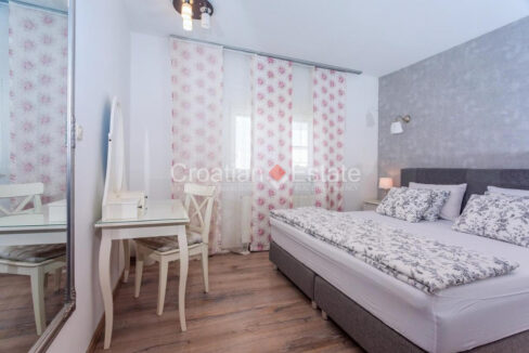 croatia-split-villa-pool-mountain-view-summer-kitchen-sale(118)