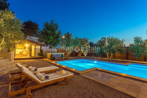 croatia-split-villa-pool-mountain-view-summer-kitchen-sale(120)