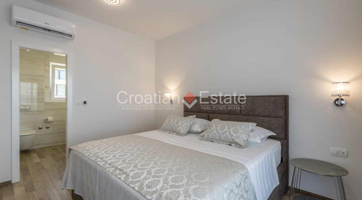 croatia-split-villa-sea-view-pool-sale(112)