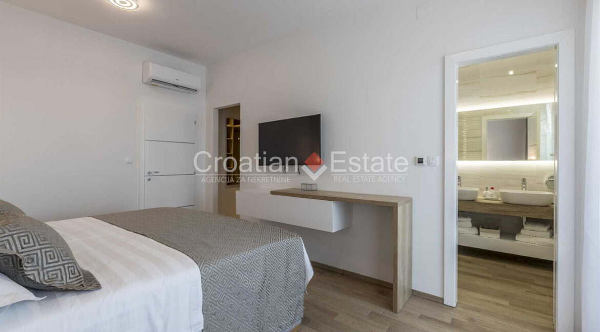 croatia-split-villa-sea-view-pool-sale(114)