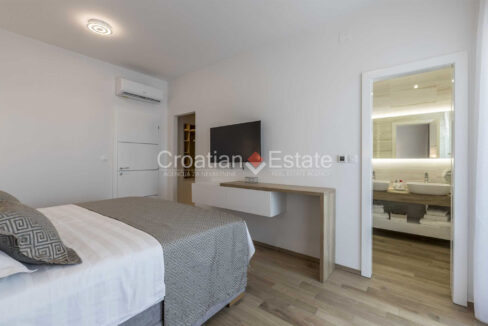 croatia-split-villa-sea-view-pool-sale(114)