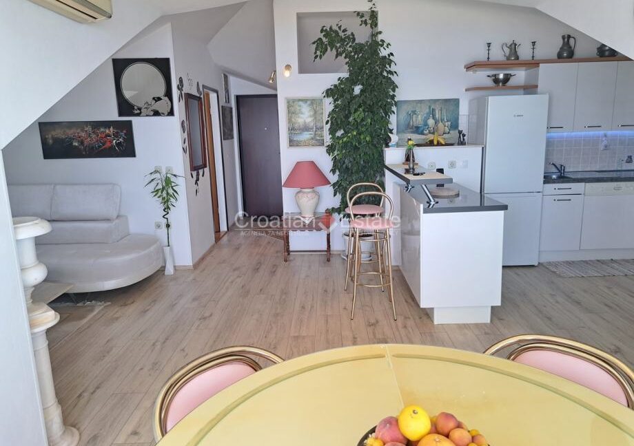 croatia-split-znjan-apartment-seafront-sale(102)