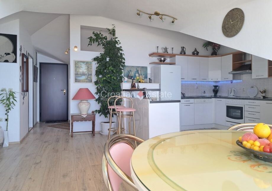 croatia-split-znjan-apartment-seafront-sale(106)