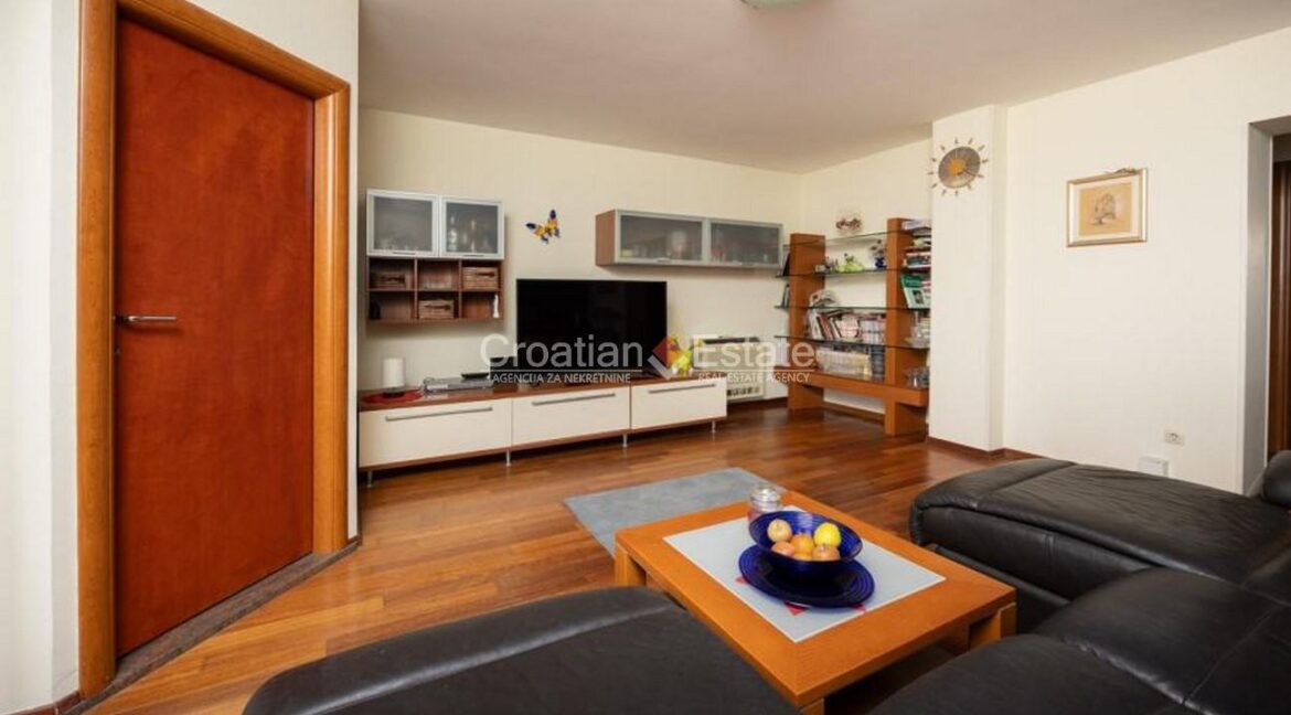 croatia-split-znjan-flat-spacious-panoramic-sea-view-sale(104)