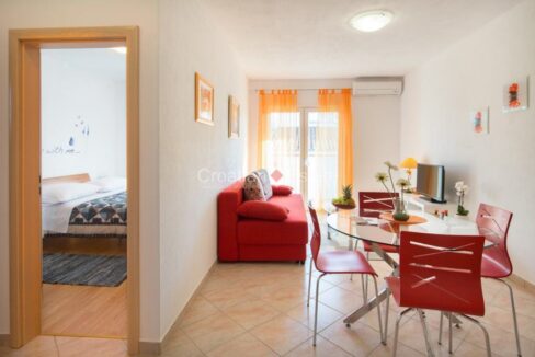 croatia-strozanac-apartment-sea-mosor-view-loggia-sale(104)