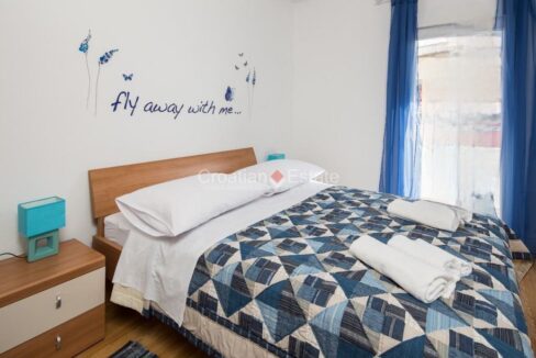 croatia-strozanac-apartment-sea-mosor-view-loggia-sale(106)