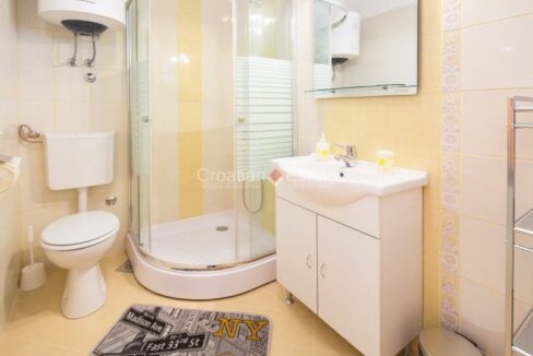 croatia-strozanac-apartment-sea-mosor-view-loggia-sale(108)