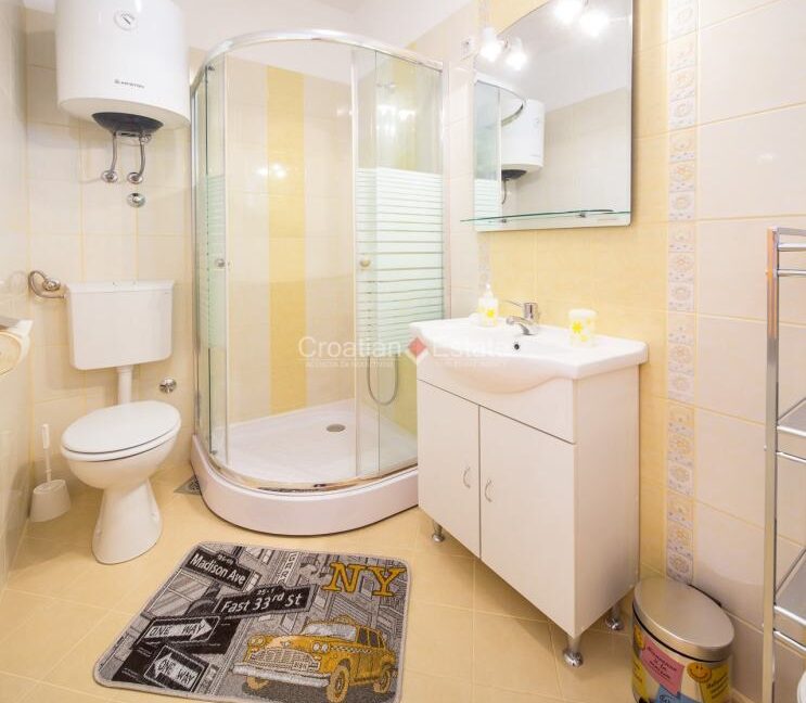 croatia-strozanac-apartment-sea-mosor-view-loggia-sale(108)