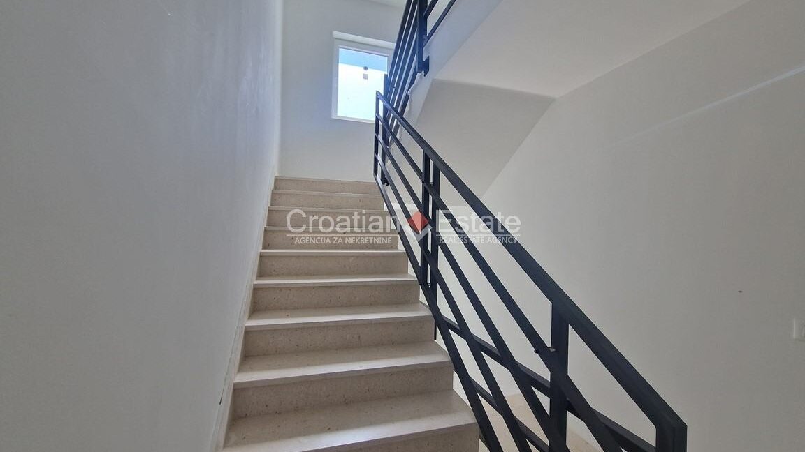 croatia-trogir-flat-loggia-garage-garden-sale(108)