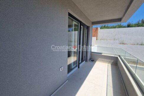 croatia-trogir-flat-loggia-garage-garden-sale(109)