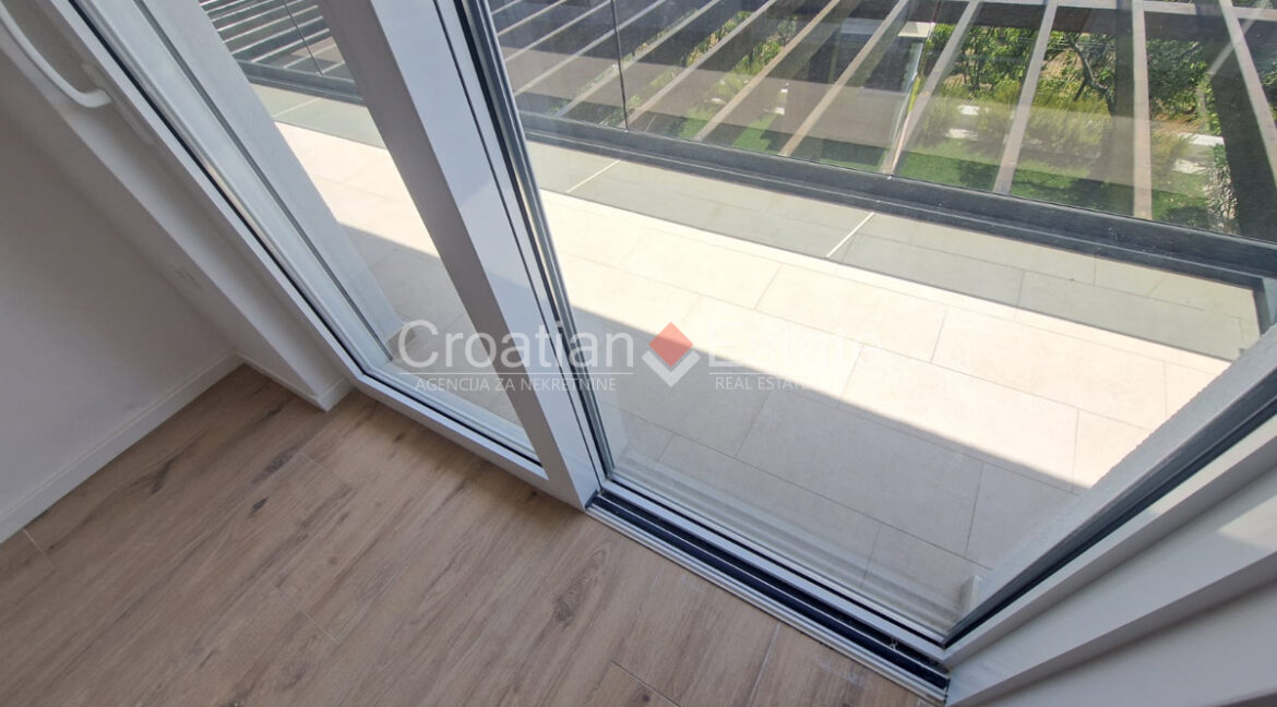 croatia-trogir-house-newly-built-yard-parking-sale(111)