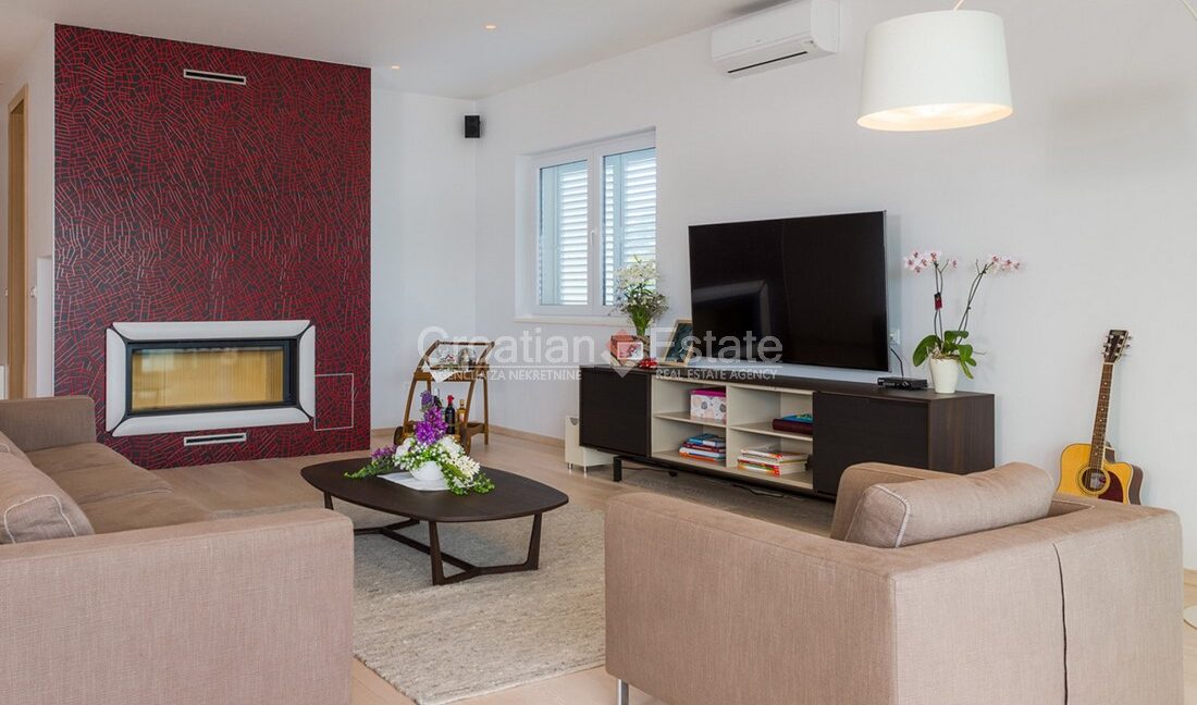 croatia-trogir-villa-seafront-sea-view-pool-sale(108)