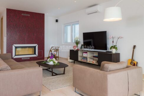 croatia-trogir-villa-seafront-sea-view-pool-sale(108)