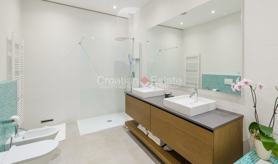 croatia-trogir-villa-seafront-sea-view-pool-sale(112)