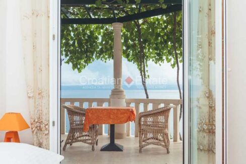 croatia-brac-beachfront-villa-pool-sale(108)