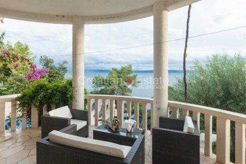 croatia-brac-beachfront-villa-pool-sale(116)