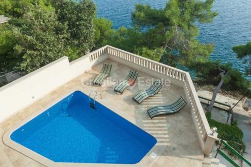 croatia-brac-beachfront-villa-pool-sale(118)