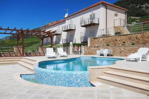 croatia-brac-bol-business-premises-sale(102)
