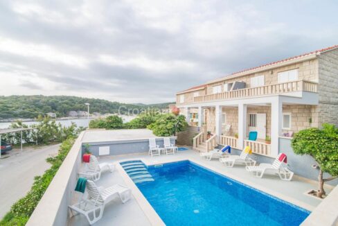 croatia-brac-villa-seafront-pool-sale(101)