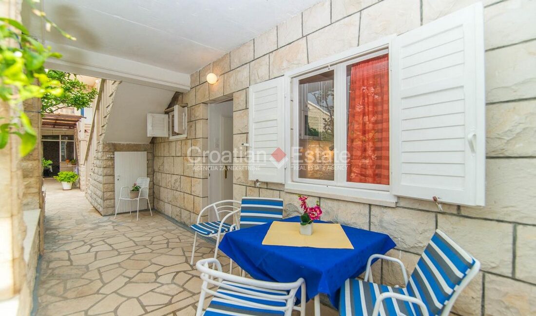 croatia-brac-villa-seafront-pool-sale(103)