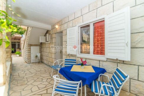 croatia-brac-villa-seafront-pool-sale(103)
