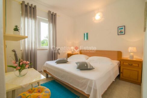croatia-brac-villa-seafront-pool-sale(107)