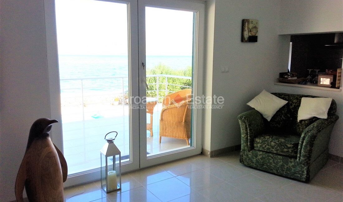 croatia-brac-villa-seafront-sea-view-pool-sale(106)