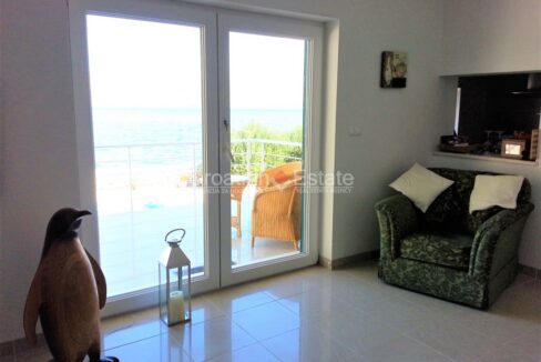 croatia-brac-villa-seafront-sea-view-pool-sale(106)
