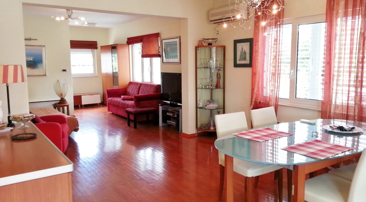 croatia-ciovo-family-home-near-sea-sale(104)