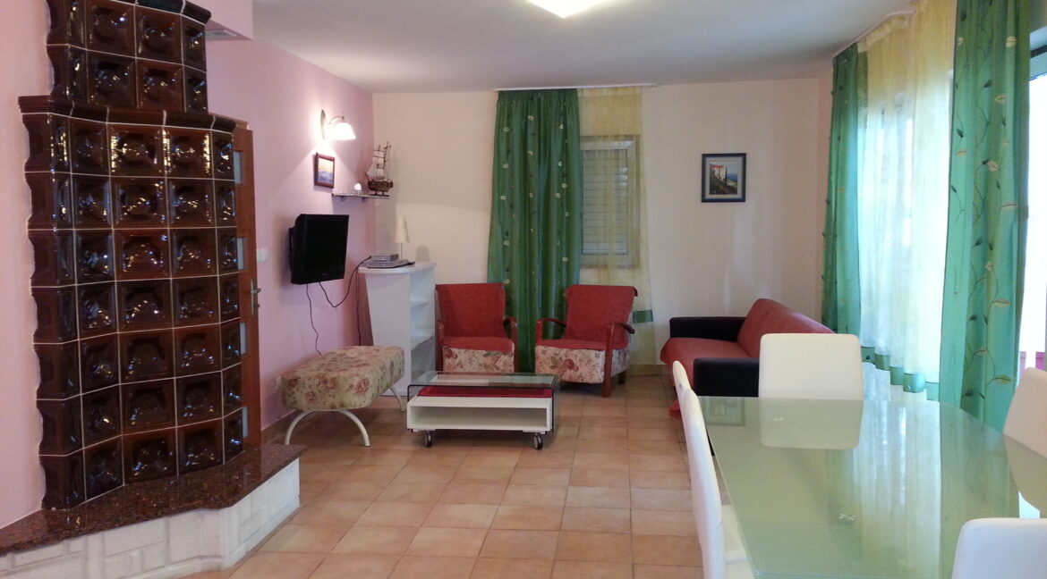 croatia-ciovo-family-home-near-sea-sale(108)