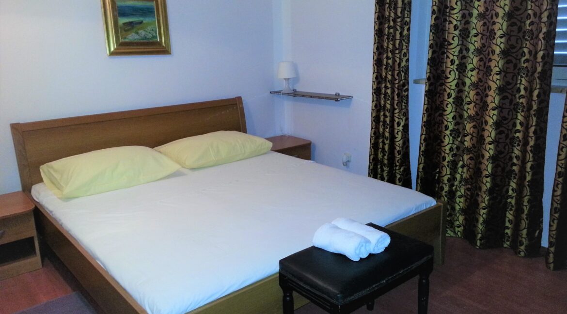 croatia-ciovo-family-home-near-sea-sale(109)