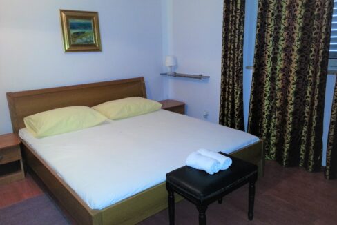 croatia-ciovo-family-home-near-sea-sale(109)