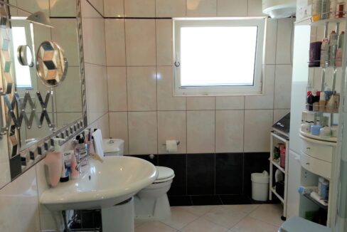 croatia-ciovo-family-home-near-sea-sale(111)