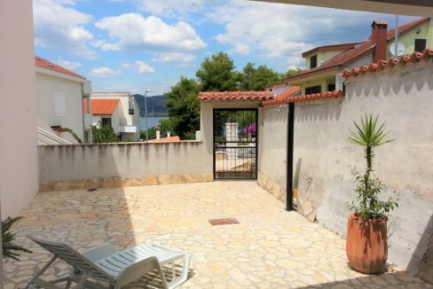 croatia-ciovo-family-home-near-sea-sale(116)