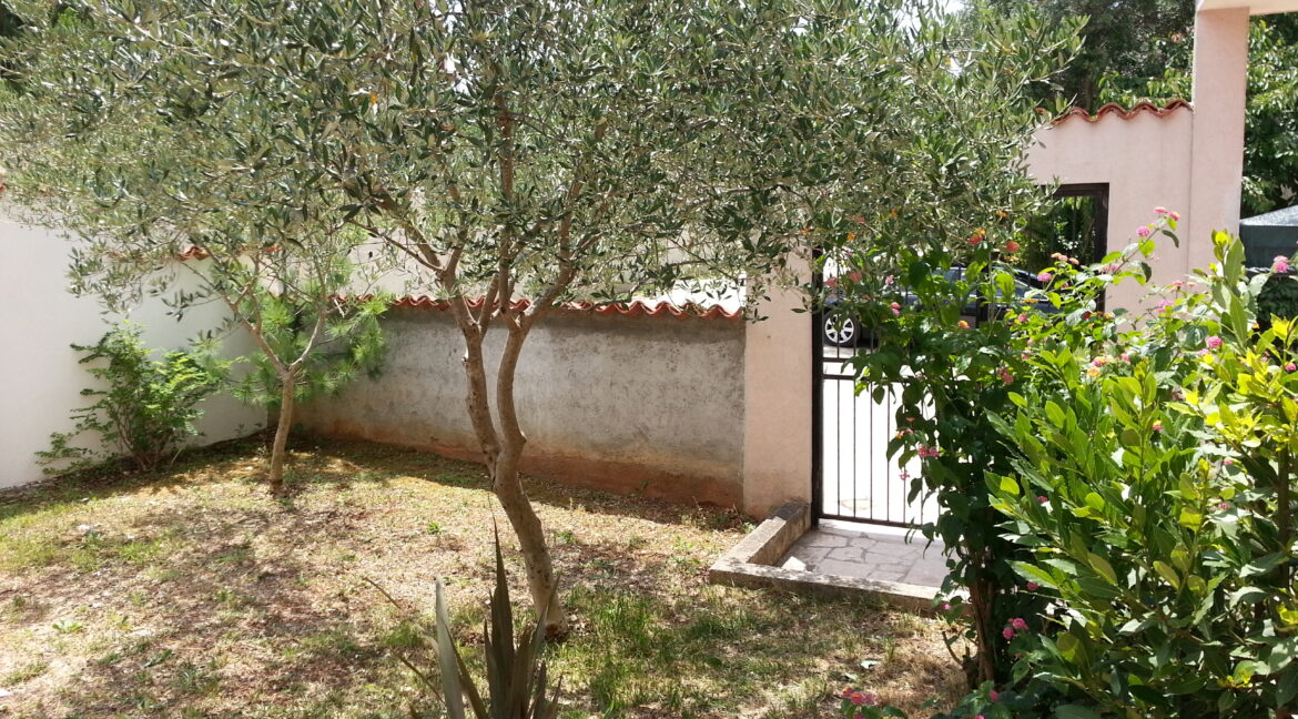 croatia-ciovo-family-home-near-sea-sale(117)